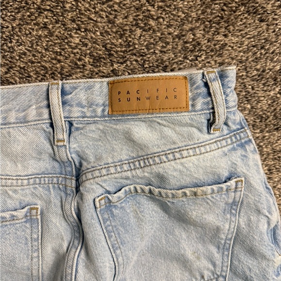 Light Blue Relaxed Fit Boyfriend Jeans Distressed - Picture 9 of 10